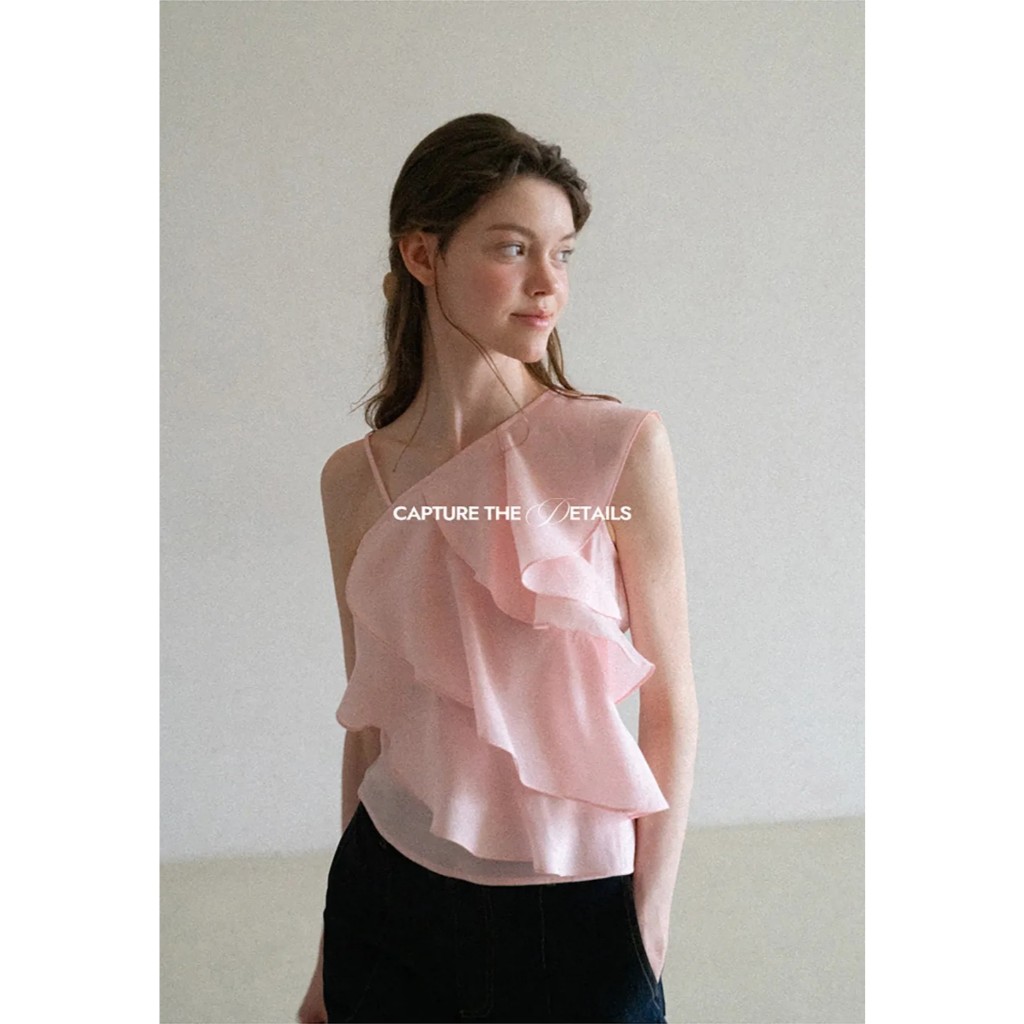 [พรีออเดอร์] EGGKA : Asymmetrical Ruffled One Shoulder Tank Top