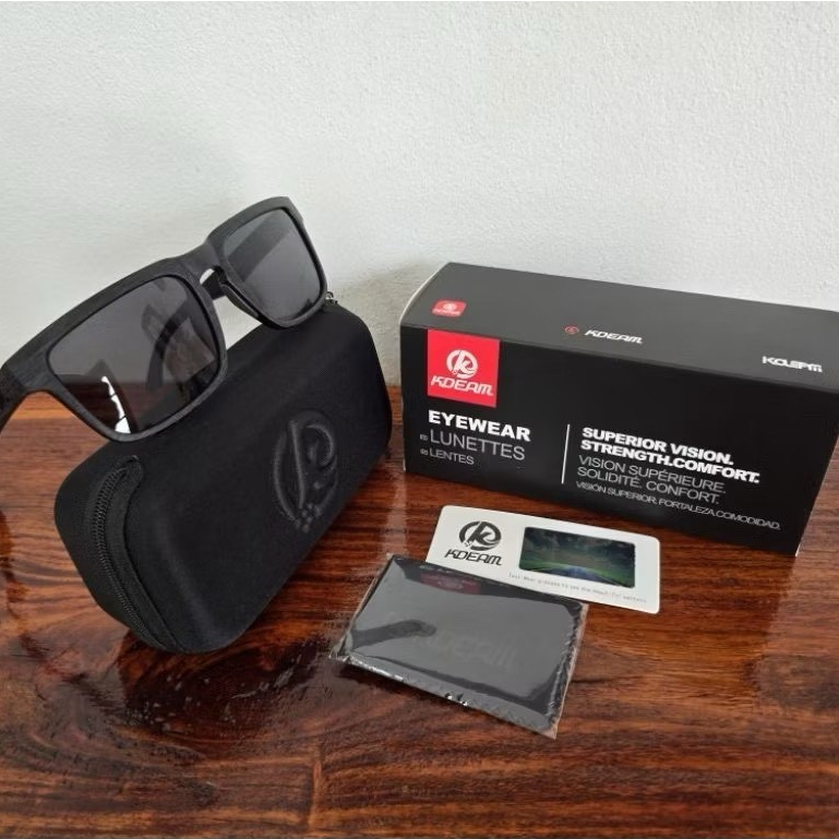 แว่นกันแดด (KDEAM) เลนส์ Polarized อุปกรณ์ครบยกกล่อง