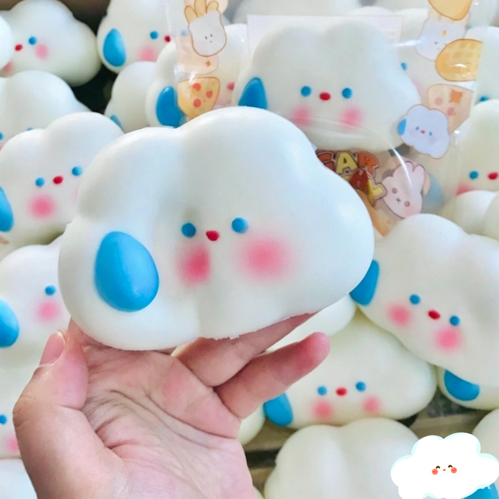 ของเล่นรูปเมฆน่ารักและนุ่มนิ่มนี้จะค่อยๆ กลับคืนสู่รูปทรงเดิม ช่วยให้นักเรียนคลายความเครียดได้