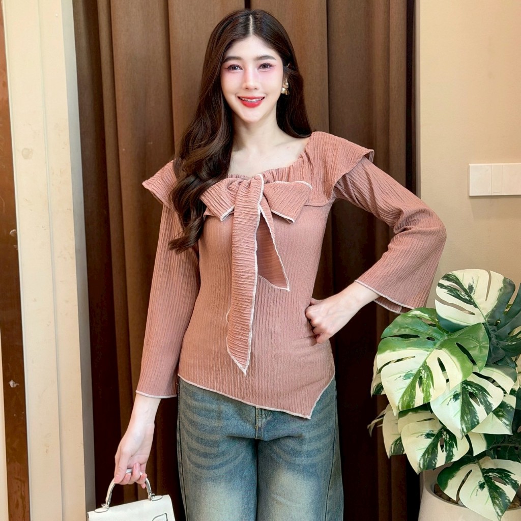 เสื้อแฟชั่น ผ้าเปลือกไม้ แขนยาว สม็อคไหล่ ระบายอก ผูกโบว์อก ชายแต่งเฉียง ใส่เที่ยว ใส่ทำงาน เรียบหรู ใส่แมท LG249