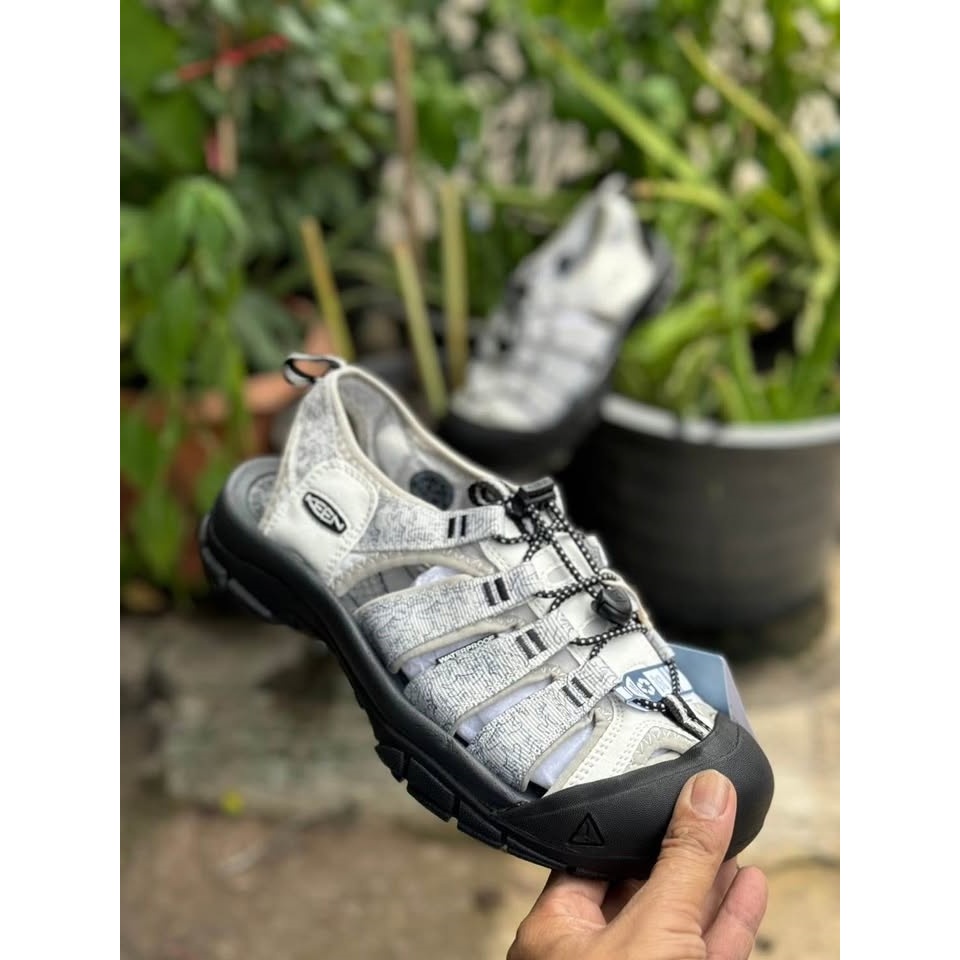 KEEN รองเท้าแตะหุ้มนิ้วทางน้ำ ซับในนุ่มระบายอากาศ กันลื่นโคลน กันกระแทกเต็มเท้า เป่าแห้งเร็ว เดินป่าทั้งวันสบาย ราคา ถูกที่สุด ดีลบีเคเค แกลเลอรีภาพที่ 5