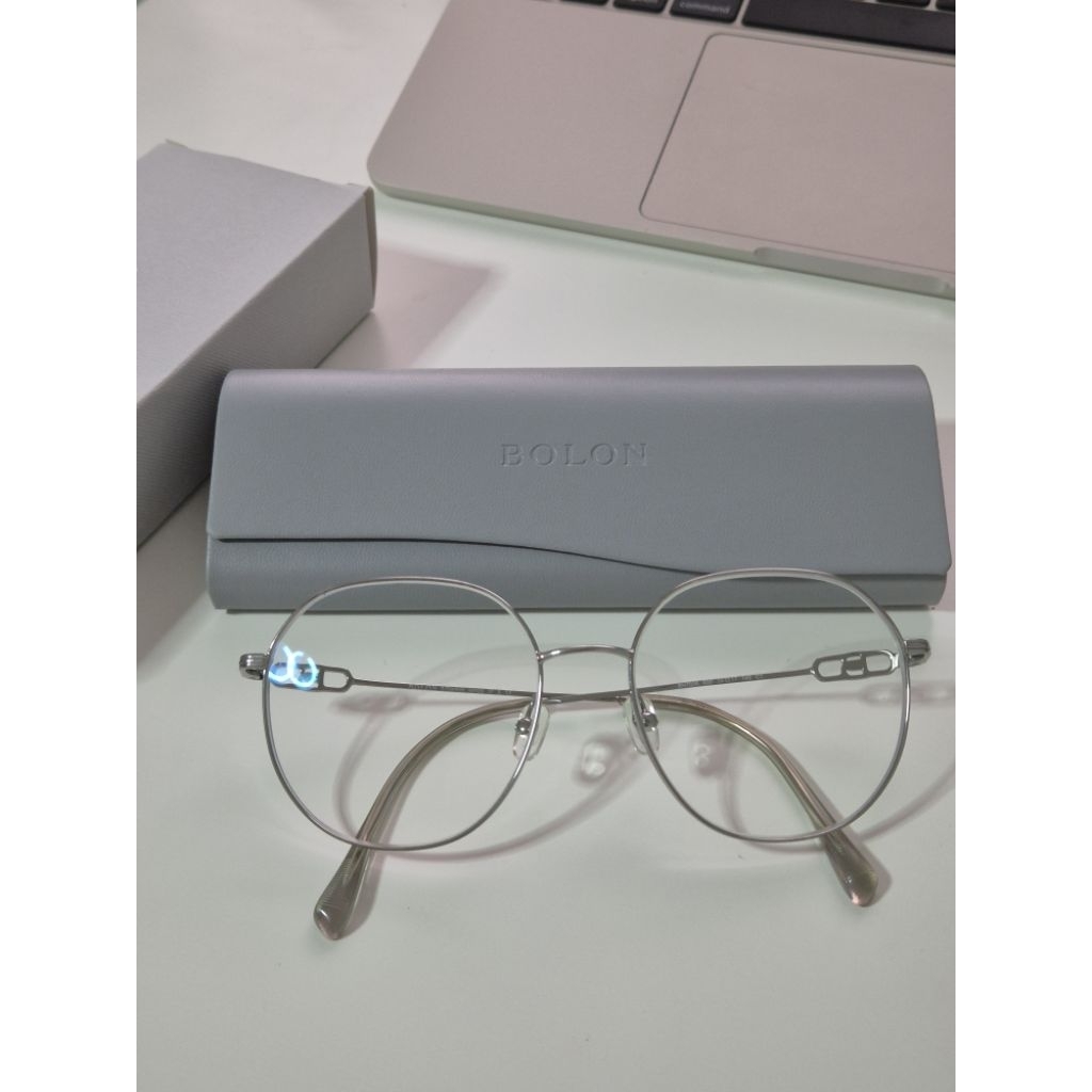 ส่งต่อ Bolon Cairns (BH7006) กรอบไทเทเนียม สภาพดี อุปกรณ์ครบกล่อง 1,690.-