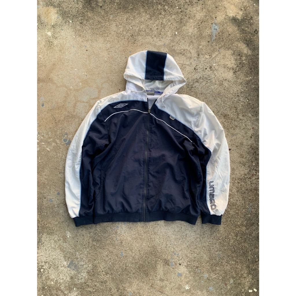 แจ็คเก็ตอัมโบรผ้าร่มชั้นเดียวซับในตาข่าย วินเทจ 00s Vintage UMBRO Nylon Jacket [9-77umbro]