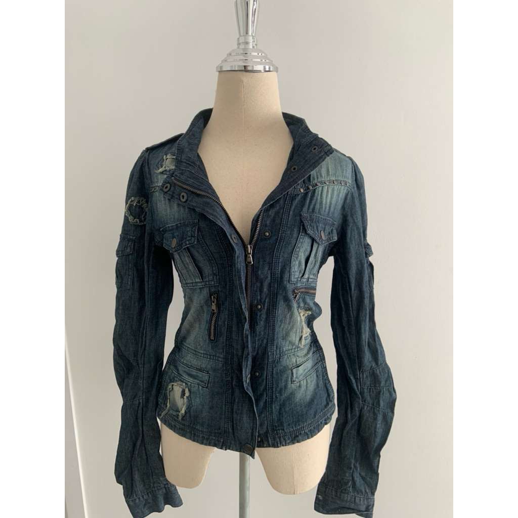 Denim zip up detailing