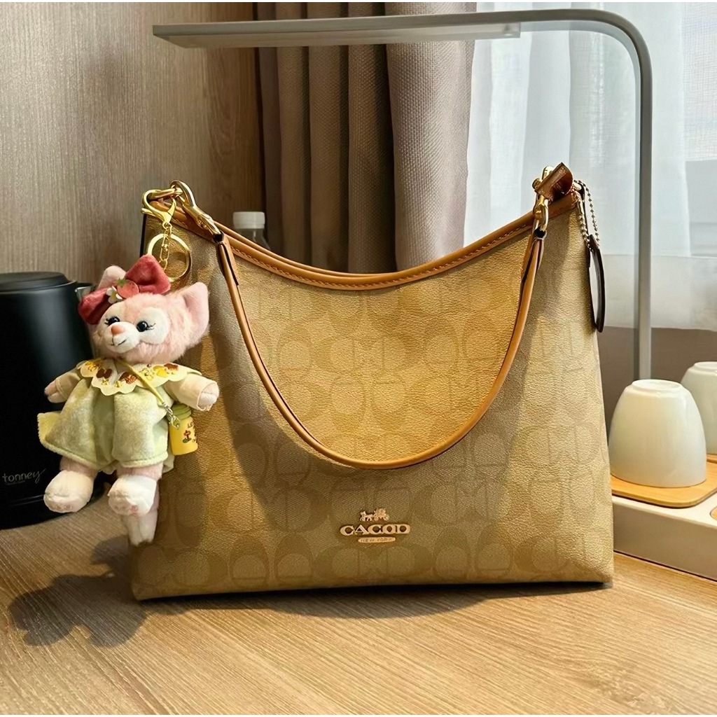 (สินค้าพร้อมส่งจากกรุงเทพฯ) CV-975 Laurel Shoulder Bag In Signature Canvas