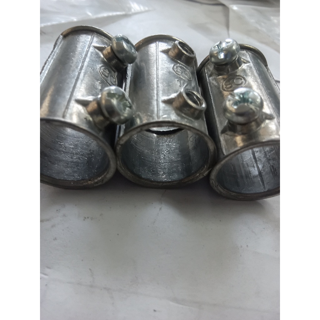 EMT Coupling 1/2" ข้อต่อตรงท่อ EMT คัปปลิ้ง 1/2 นิ้ว ข้อต่อท่อไฟฟ้า สินค้าคงเหลือ/ชิ้น = 3 (PK-L118)