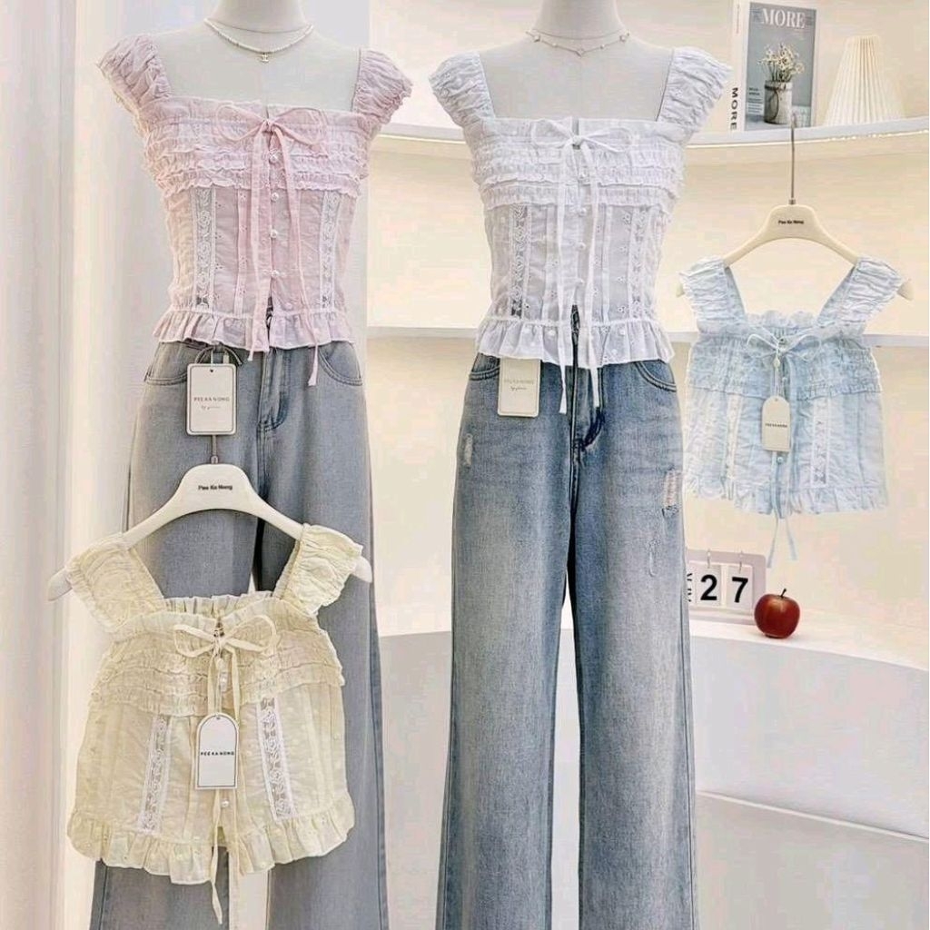 Ticha : (S/M)เสื้อสายเดี่ยวผ้าลูกไม้ฉลุแต่งระบายชั้นช่วงอก งานกระดุมมุก