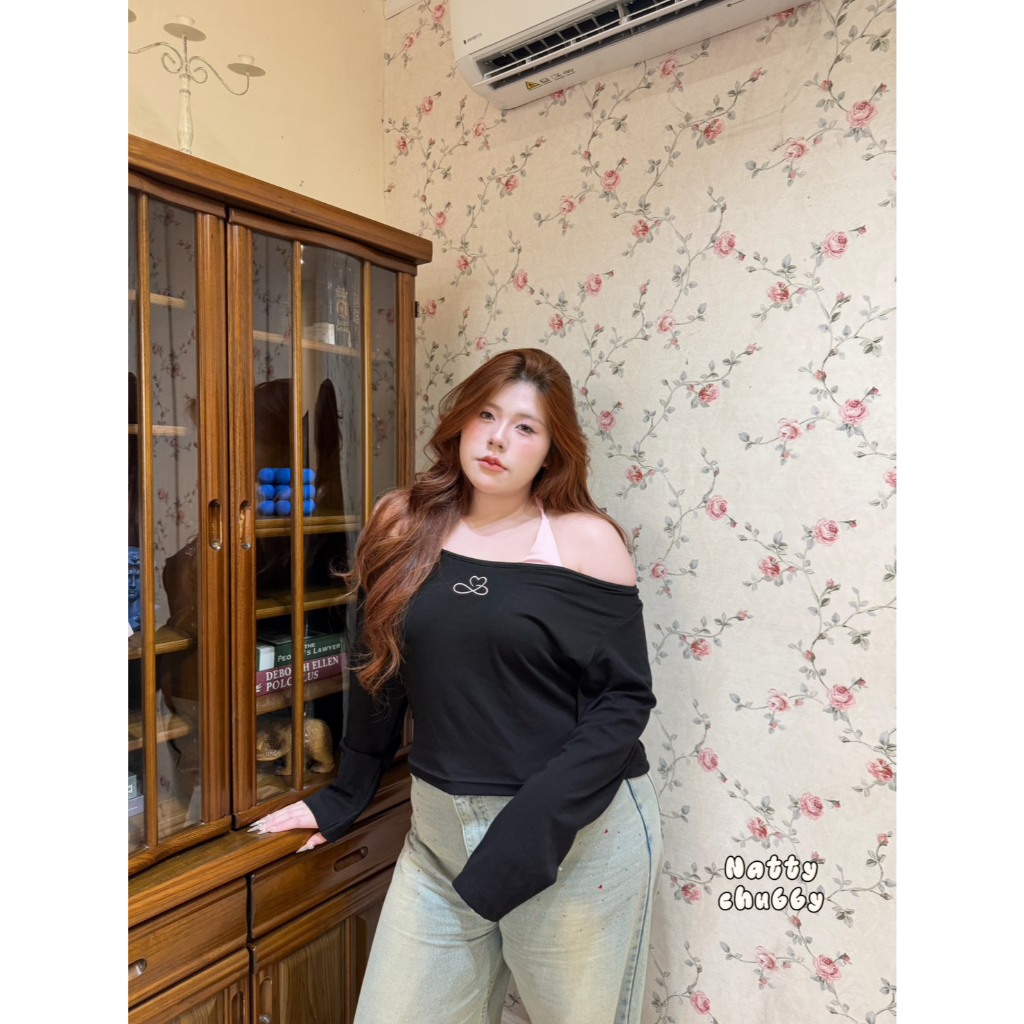 Infinity Cozy - เสื้อแขนยาวแต่งสายคล้องคอ ดีเทลปักอก ผ้ายืดนุ่ม อกฟรีไซส์ 38-52 นิ้ว เสื้อสาวอวบ