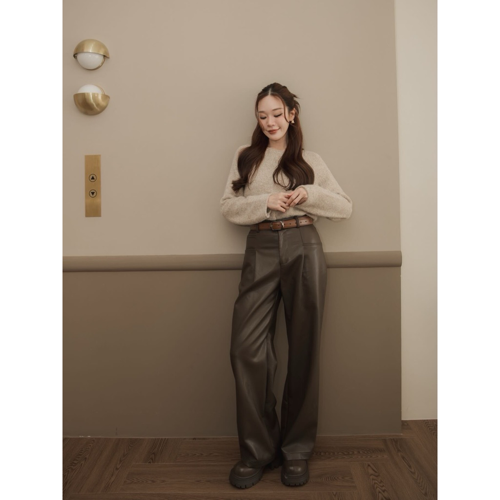 VAGIFF Leather Pants 🖤 กางเกงหนังทรงสวย ดีไซน์ขากระบอกที่ลงตัว ใส่แล้วช่วยให้หุ่นดูเพรียวและมีสไตล์มากขึ้น