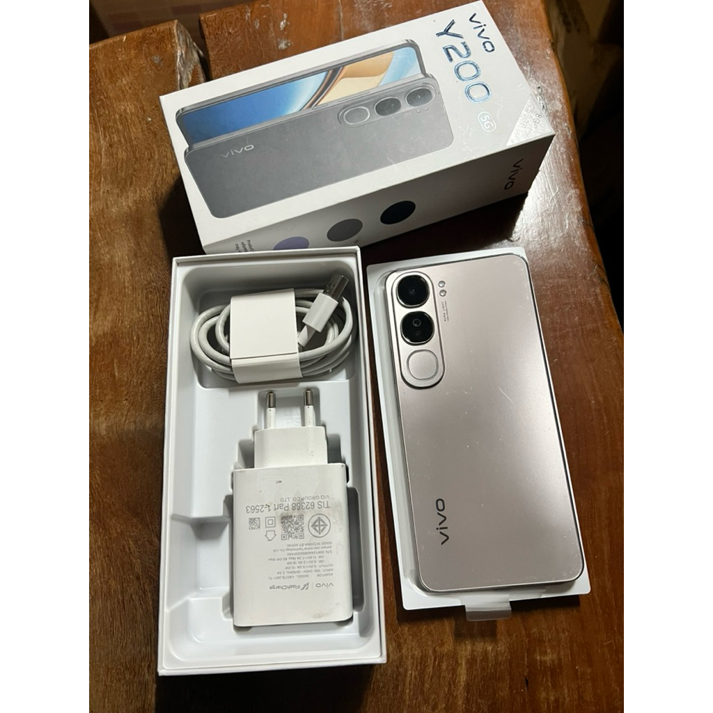 Vivo Y200 5G (8/256) มือสอง สภาพดี