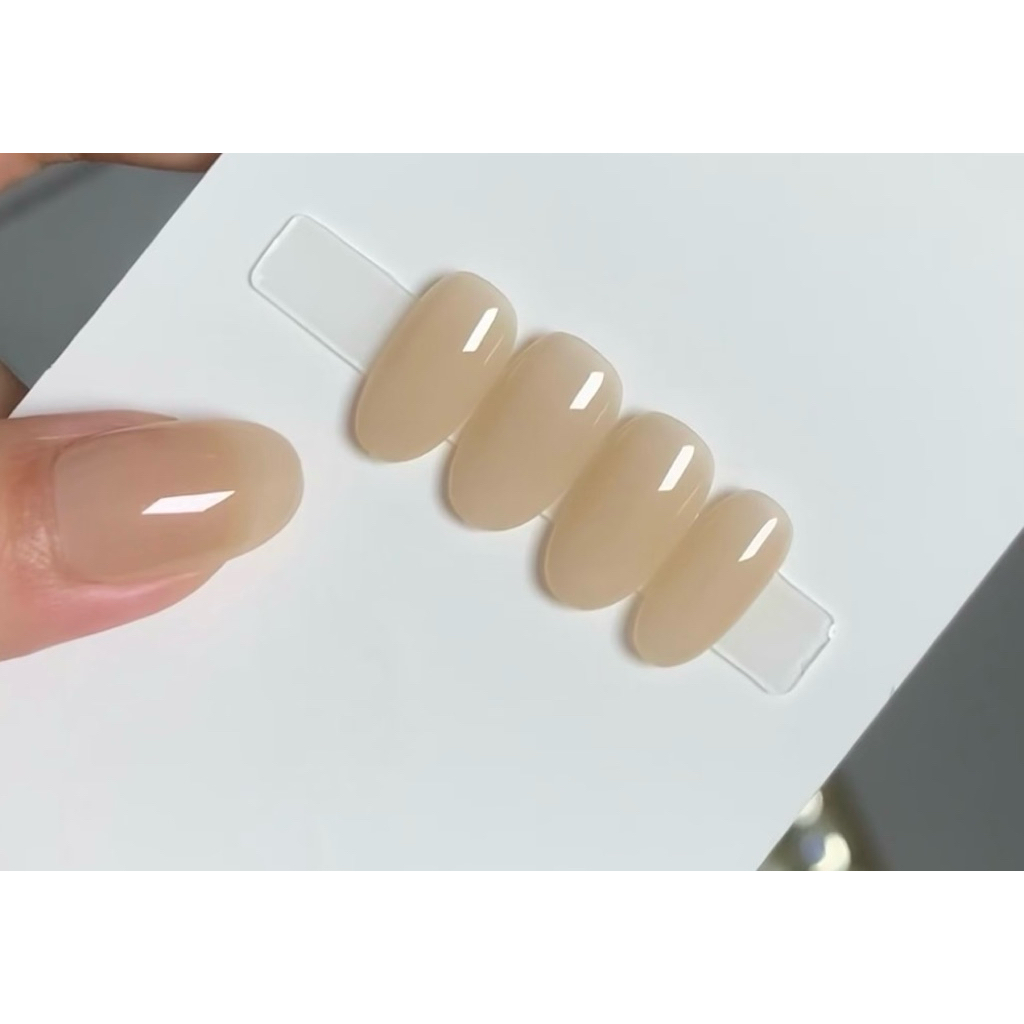 เล็บเจลพร้อมติด สีนู้ด เปลี่ยนลุคได้ทุกวัน [แถมฟรีเซตอุปกรณ์]