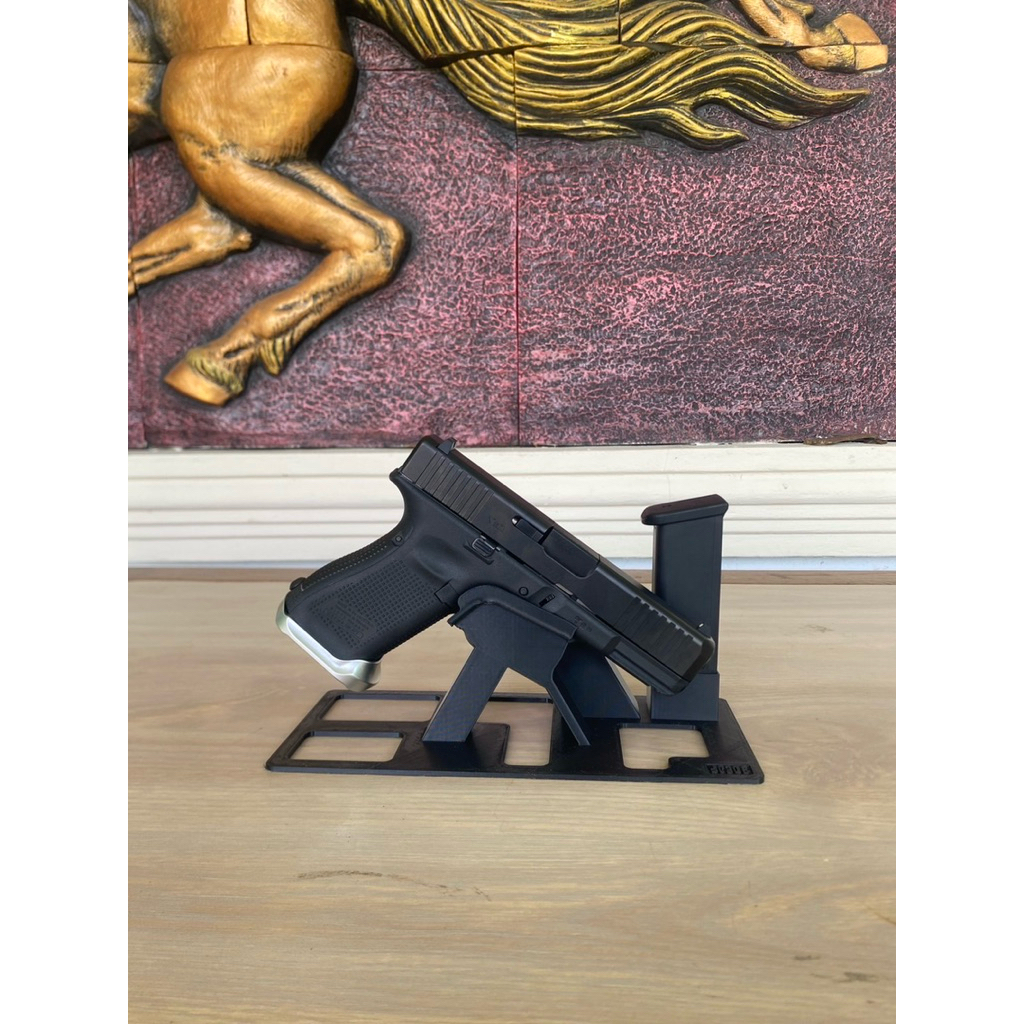 แท่นวาง Glock Tactical Display Stand – ฐานโชว์ปืนและแม็กกาซีนสไตล์แทคติคอล