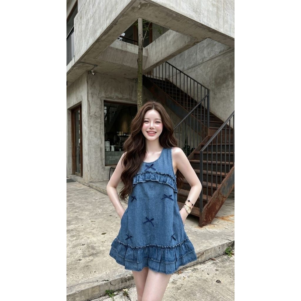 Chaaim Shop ❤️CA847 ป้ายCher'ann  เซ็ตยีนส์ มินิเดรสระบายคอกลมแขนกุดแต่งโบว์+ขาสั้น
