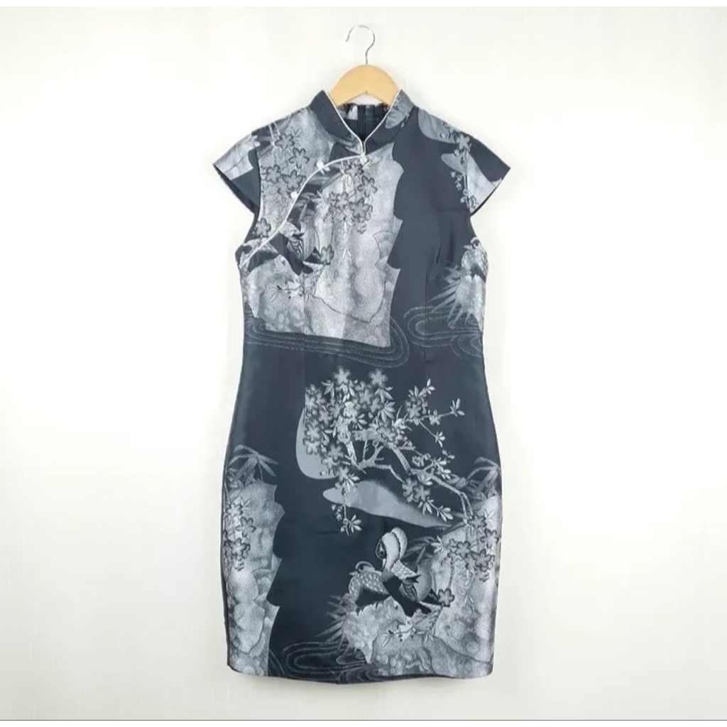 เดรส Carisa siam dress (รบกวนอ่านรายละเอียดสินค้าและตัดสินใจก่อนสั่งซื้อ สั่งแล้วห้ามยกเลิกและพร้อมช