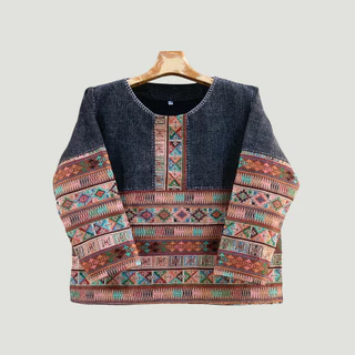 เสื้อใบปอผ้าฝ้ายชินมัยสโตนวอช คอกลมแขนยาวแต่งผ้าทอลายอาข่า สไตล์พื้นเมือง ใส่สบาย มีขนาด 36-44 นิ้ว