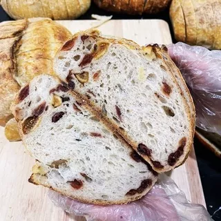 Sourdough ขนมปังเปลือกแข็งจากยีสต์ธรรมชาติ ขนาด 600-650 กรัม (พรีออเดอร์)