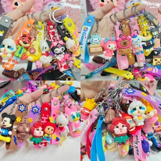 พวงกุญแจ แพ็ค 6ชิ้น คละลาย ลายน่ารักๆ การ์ตูนหลากหลายแบบ มีมากกว่า 200ลาย พร้อมส่ง