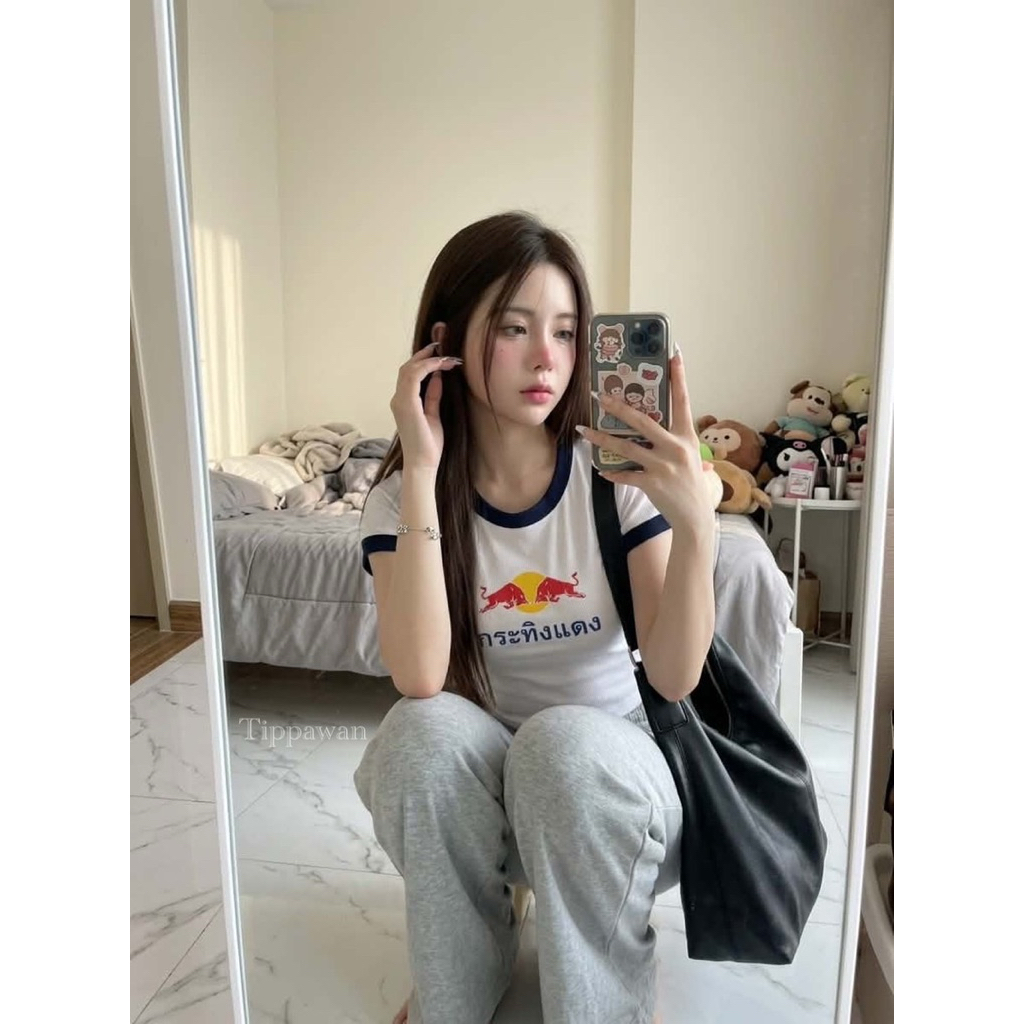 #Tippawan Setเสื้อยืดโลโก้ดัง มาพร้อมกางเกงเอวสูงปริ๊ดขายาว เนื้อผ้าใส่สบาย ติดแกลม