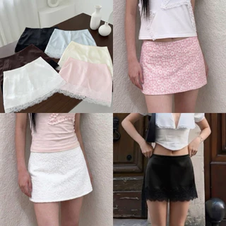 Cayla satin กระโปรงกางเกงซาตินขอบลูกไม้ เอวต่ำ
