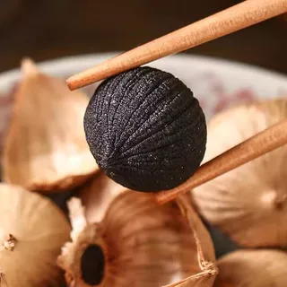 กระเทียมดำปอกเปลือก 500g พร้อมทาน แบบกลีบ คุ้มค่า
