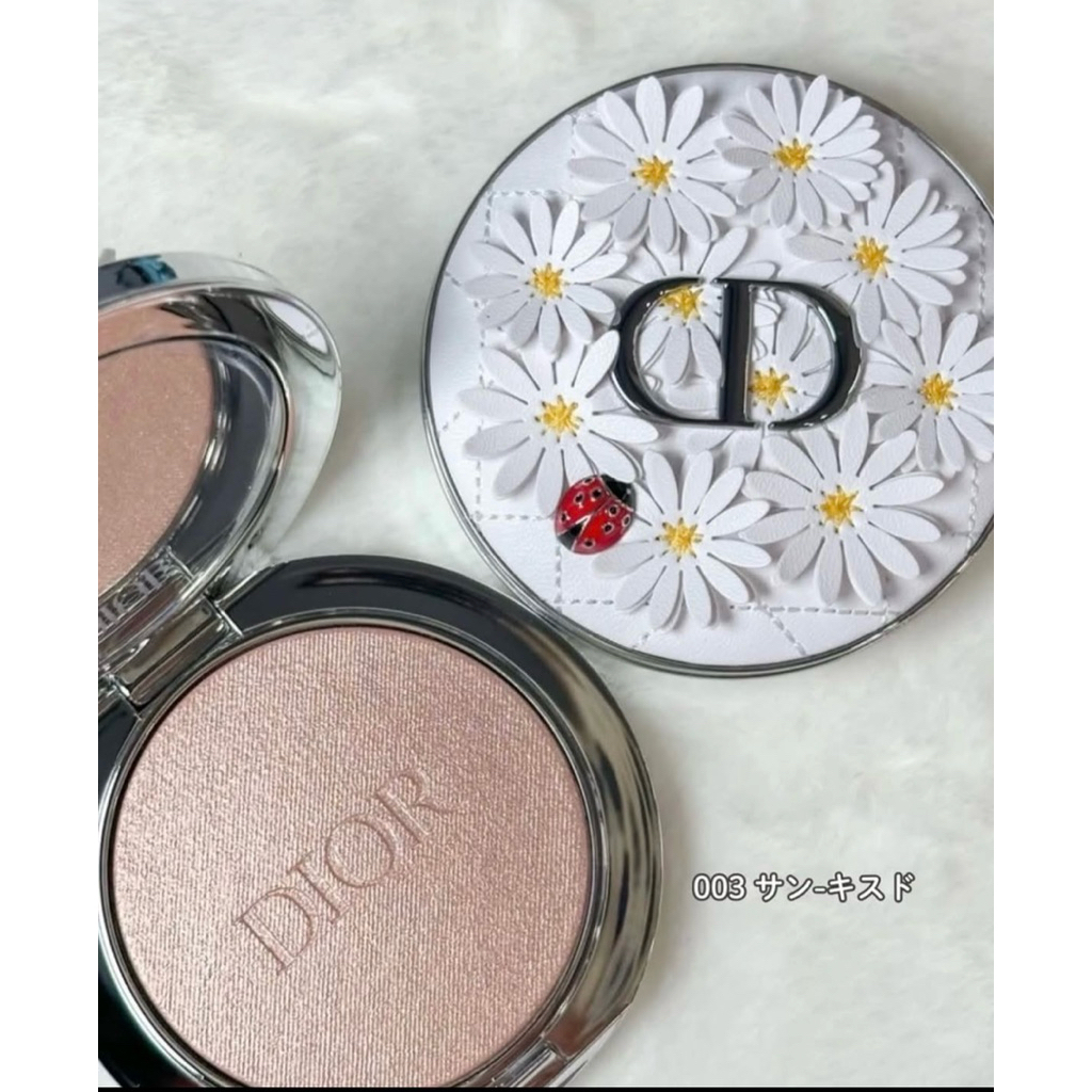 ไฮไลท์ Dior Forever Glow Luminizer - รุ่นลิมิเต็ด ที่ตัวเคสเป็นดอกเดซี่พร้อมเต่าทอง 🐞น่ารักมาก