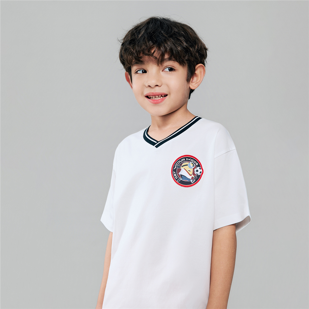 GIORDANO เสื้อยืดเด็ก Junior's Printed Tee (Minions World Cup) 03086472