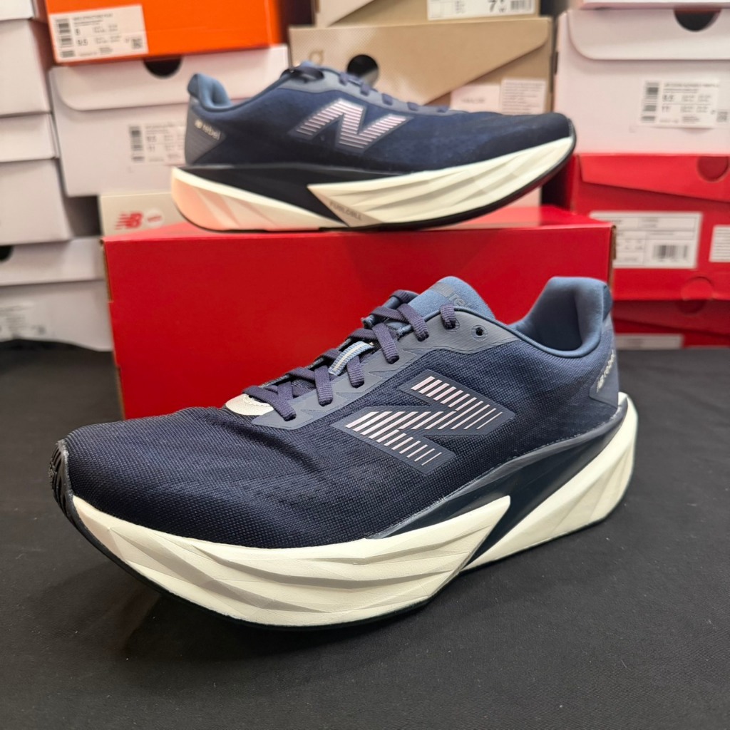 รองเท้าวิ่ง NB M FUELCELL REBEL V5 สี BLUE (MFCX7CD)