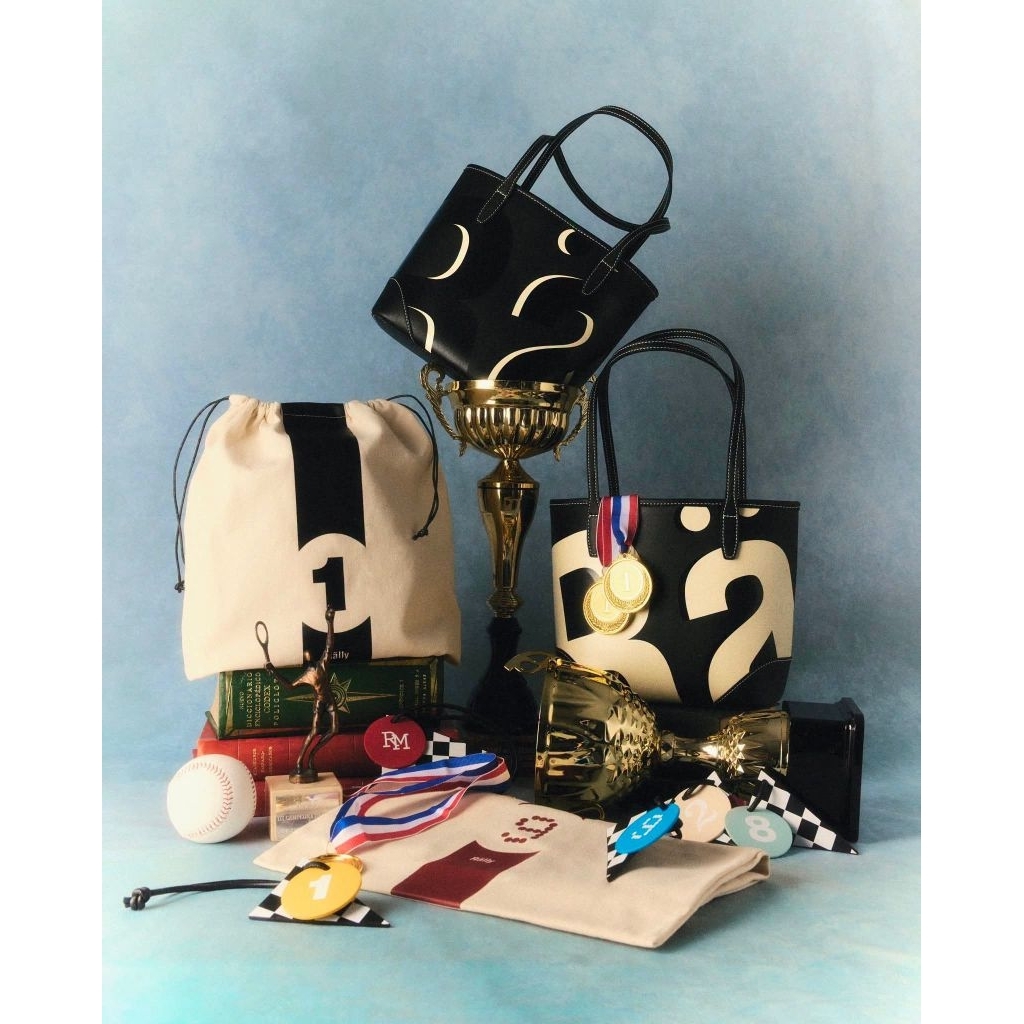 [รับประกันของแท้💯🔥]Rally Mini Leather Tote🎁🖤