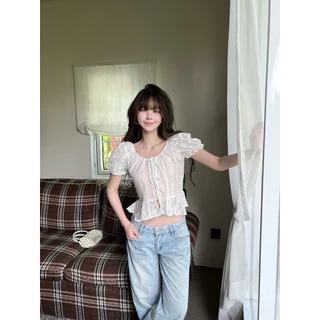 Levenn.bkk • Maya top แขนตุ๊กตา ผ้าลูกไม้ แต่งดีเทลกระดุม ทรงสวย แมทง่าย ใส่ได้บ่อย สำหรับสาวๆ