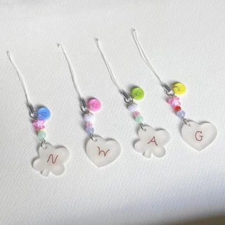꒰พร้อมส่ง 1-3 วัน꒱ keychain V2. พวงกุญแจตัวอักษร หัวใจ ใบโคลเวอร์ใส 🌼🍥🫧