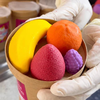 fruity pop 1กล่อง4ลูก สอดไส้ Marshmallow รสหวานอมเปรี้ยว เคลือบด้วยช็อกโกแลตกรอบๆ มี4รสชาติให้ลอง พร้อมส่ง