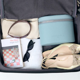 GOODGIRLLSTUFF| Goodgirll Oyster Vanity Case (กระเป๋าใส่เครื่องสำอาง)