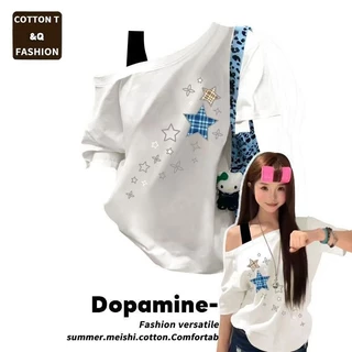 COD-เสื้อยืดไหล่เอียงผู้หญิง 2026 ฤดูร้อน ลายพิมพ์นิช ทรงหลวม จับคู่ชุดง่าย-ไหล่เอียงเปิดไหล่-ลุคเทรนด์ฮิต-สียอดนิยม หลา