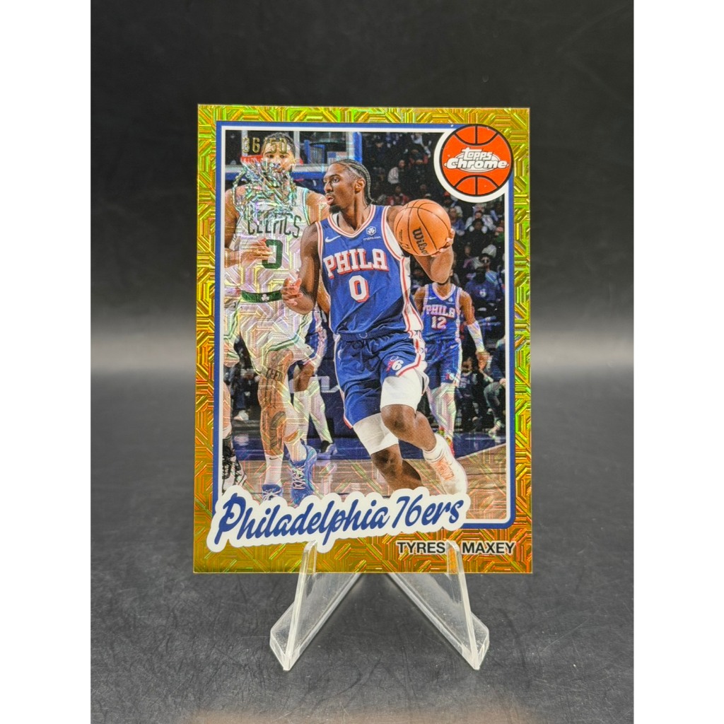 การ์ดบาส Tyrese Maxey 2025 Topps Chrome 1980 Gold Mojo Refractor 36/50 (#TC-TM) 76ers