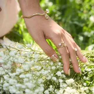 earika.earrings - Petal Wisp Ring แหวนดอกไม้เกลียว วัสดุสแตนเลส (stainless steel) ใส่อาบน้ำได้ เหมาะสำหรับคนแพ้ง่าย