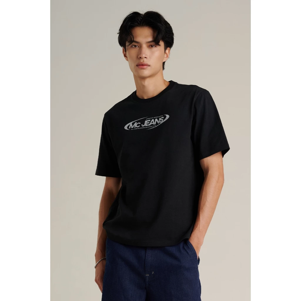 Mc JEANS (แม็คยีนส์) เสื้อยืดผู้ชาย เสื้อยืดแขนสั้น ทรงเรกูลาร์ Regular Fit T-Shirt มีให้เลือก 4 สี MTSZD65