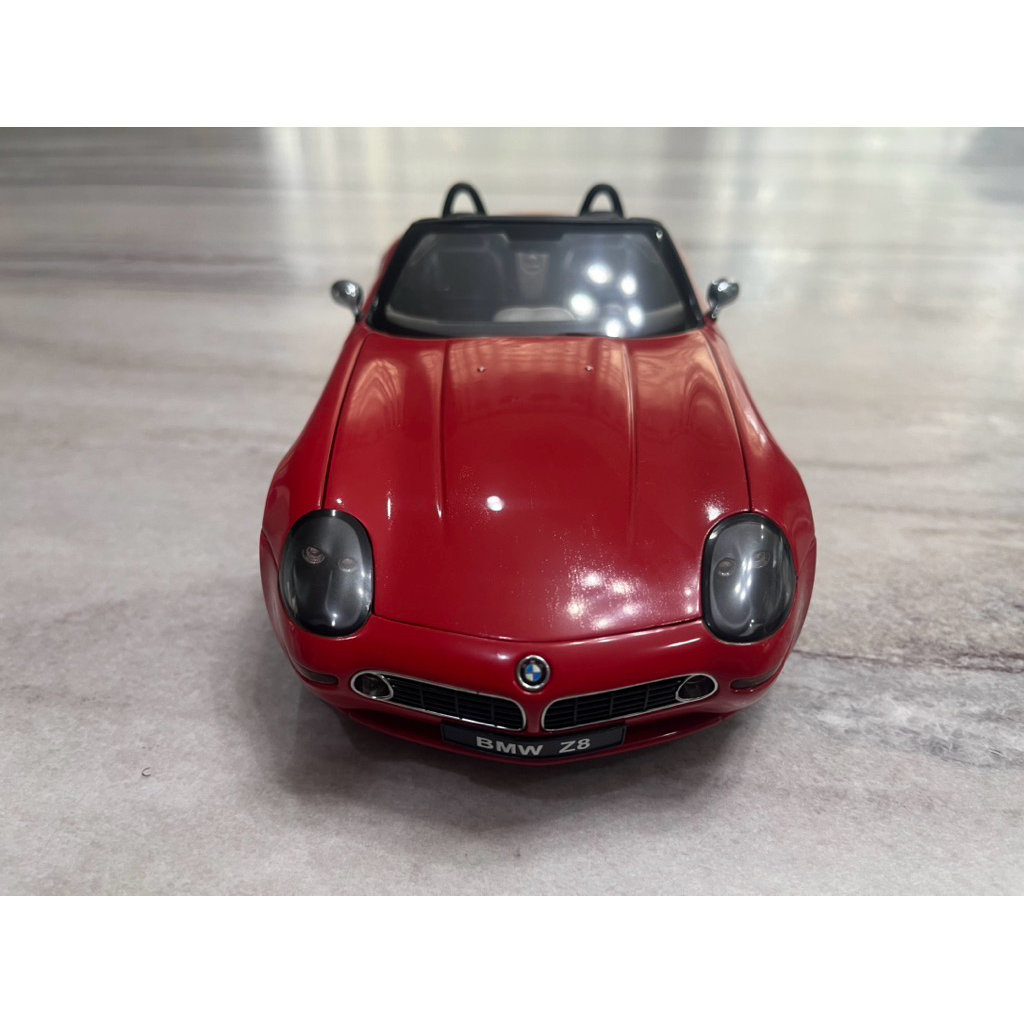 BMW Z8 สเกล 1/18 ยี่ห้อ Autoart ไม่มีกล่อง