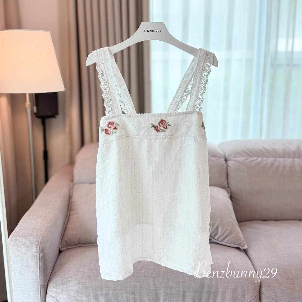 Benzbunny - Soft Lily Top เสื้อสาวอวบ เสื้อสายเดี่ยวลูกไม้พริ้ว ละมุน สายแต่งระบายดูสบายตา #2152