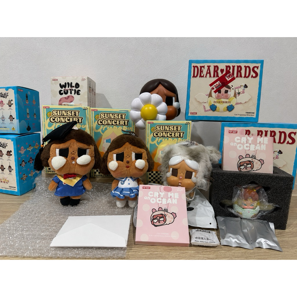 พร้อมส่งมีมากกกว่าในรูป🤎🫶🏻POPMART CRYBABYและตัวอื่นๆ ฟิกเกอร์ พวงกุญแจ แกะตัวของแม่ค้าเอง มีทั้งNewและUsed นะคะ