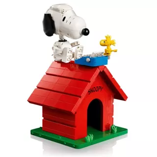 LEGO® Ideas Peanuts: Snoopy’s Doghouse 21368