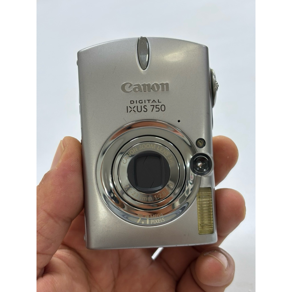 CANON IXUS 750 แฟลชเสีย