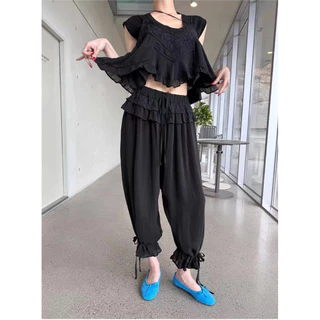 O เซ็ตนี้บอกเลยว่าจึ้งมาก! ลุค Boho-Chic คิ้วท์ๆละมุนใจ เสื้อสายเดี่ยวขอบลูกไม้ กางเกงบอลลูนผูกเชือกที่ปลายขา