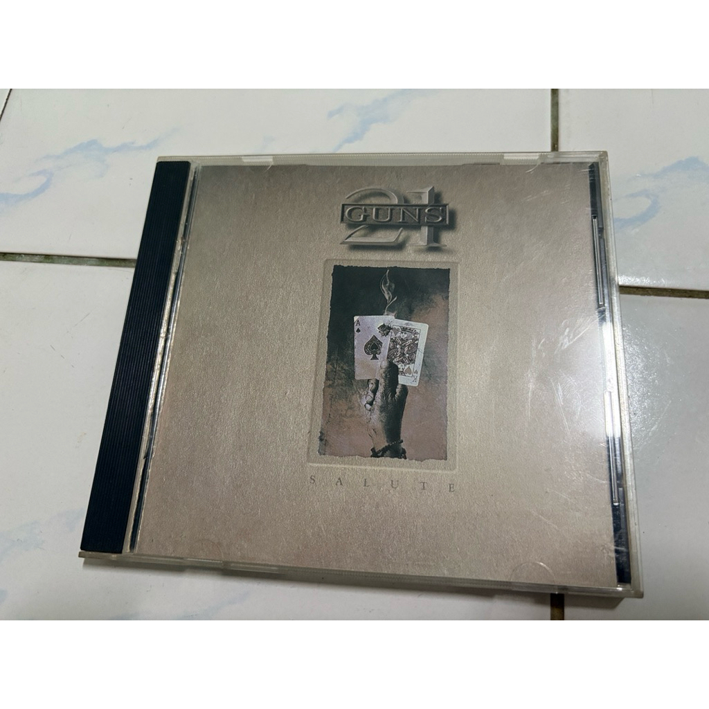 CD : 21 GUNS - SALUTE.