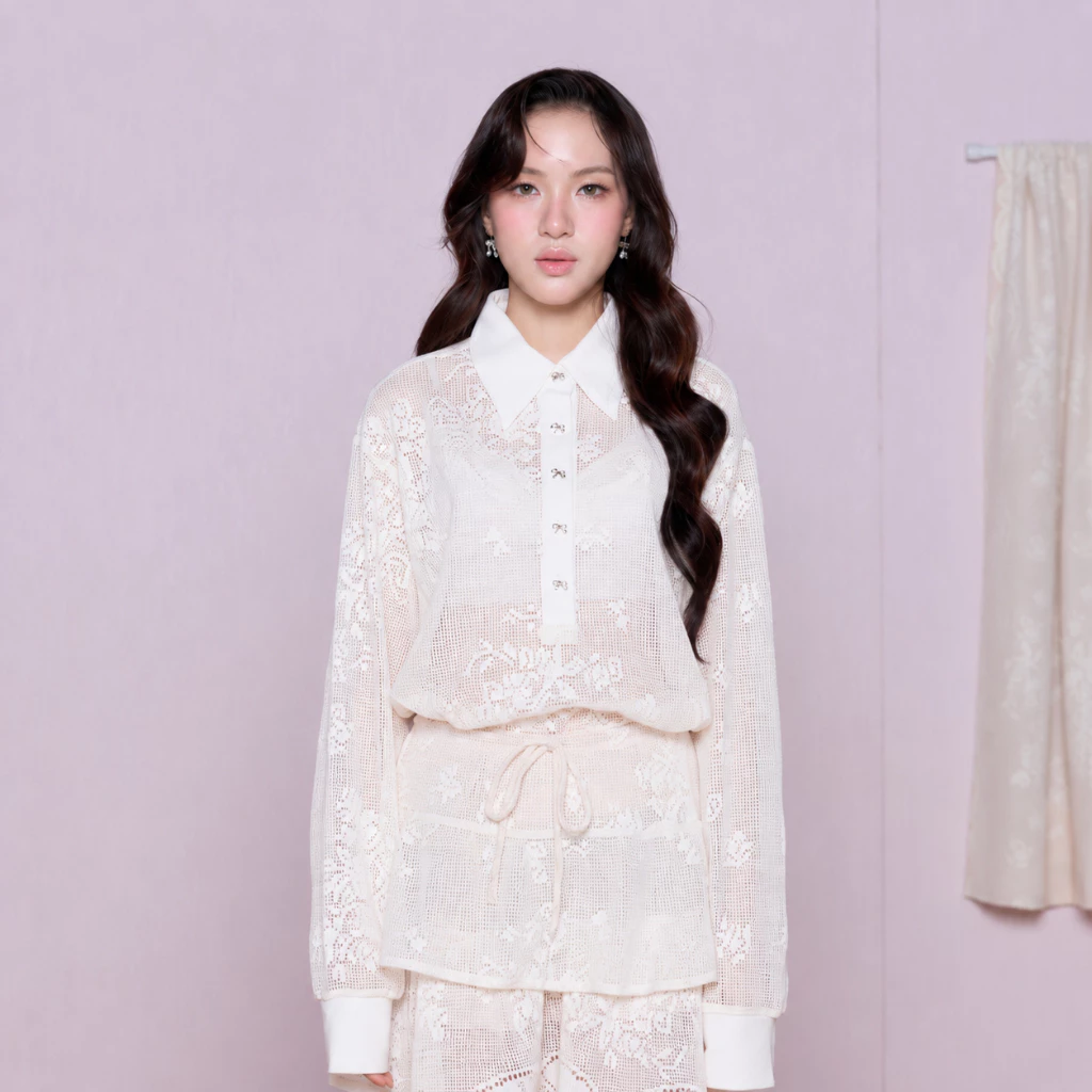 ÉTOILE BNK MILLIE POLO เสื้อโปโล ผ้าลูกไม้สุดคิ้วท์ แต่งดีเทลกระดุมโบว์ จั้มพ์ปลายแขน ขนาด Oversize