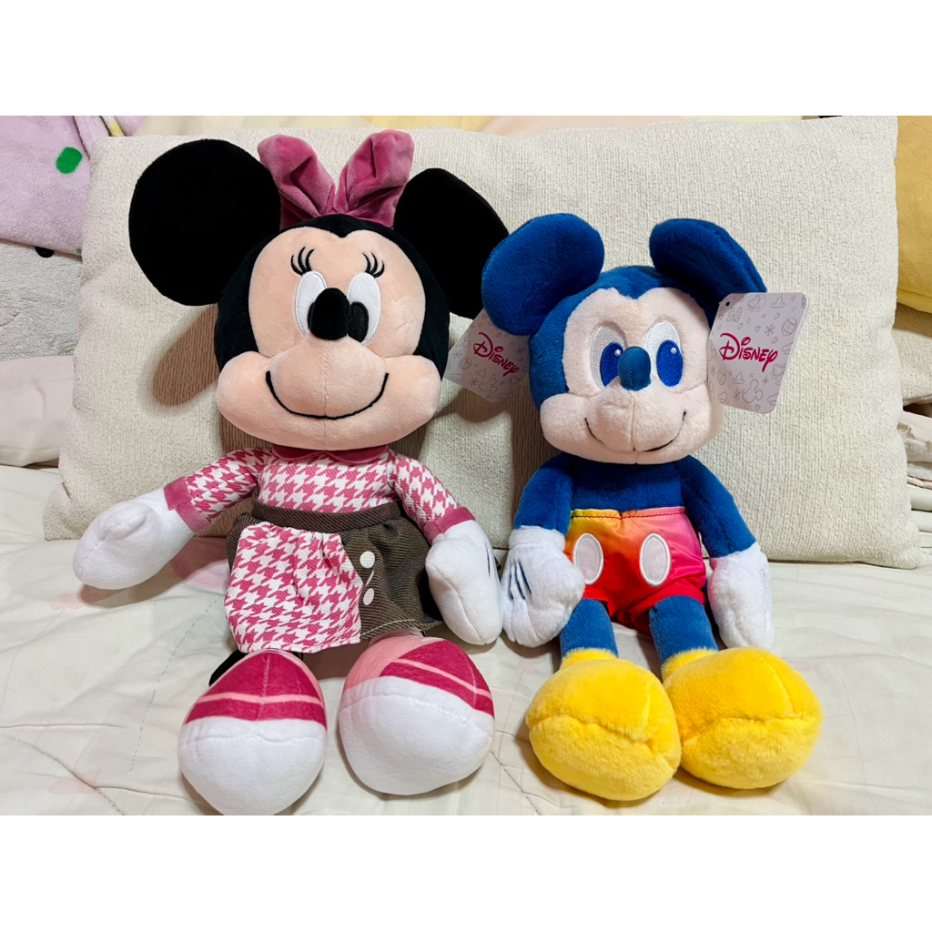 ตุ๊กตาลิขสิทธิ์ Disney ⭐️ น้องมินนี่ ไซส์ 10 นิ้ว & น้องมิกกี้ 🩷 ไซส์ 9 นิ้ว ป้ายครบ ✅ (ตู้คีบใหญ่)