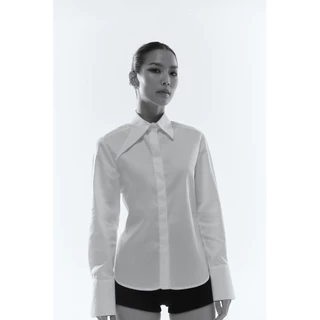 AOP ARCHIVE - Consonant Shirt เสื้อเชิ้ตเข้ารูป ดีเทลปกไม่เท่ากัน