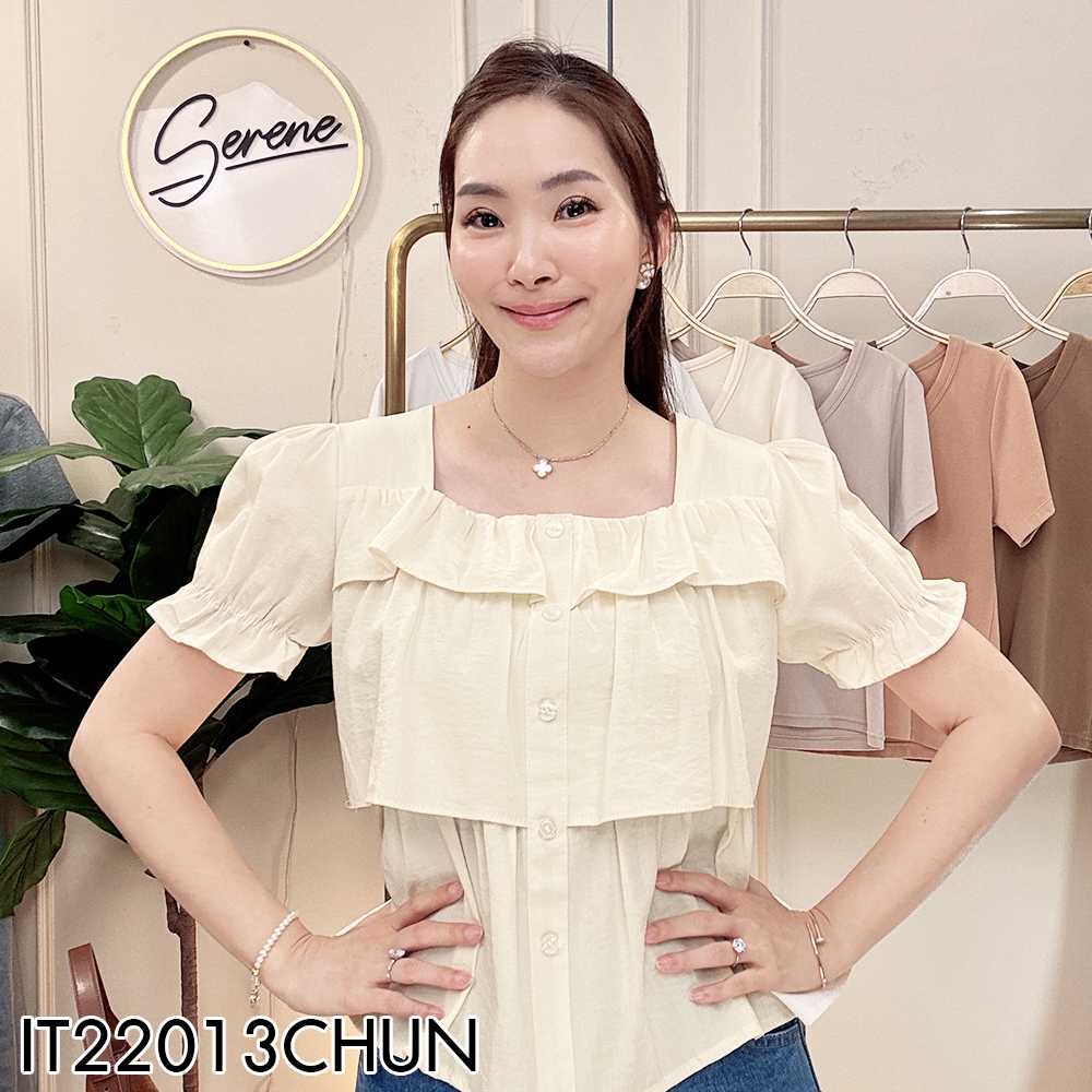Serene's Choice เสื้อคอเหลี่ยม หน้าผ้า 32 นิ้ว ระบายชั้น แขนพอง ติดกระดุม สไตล์วินเทจ น่ารักมาก