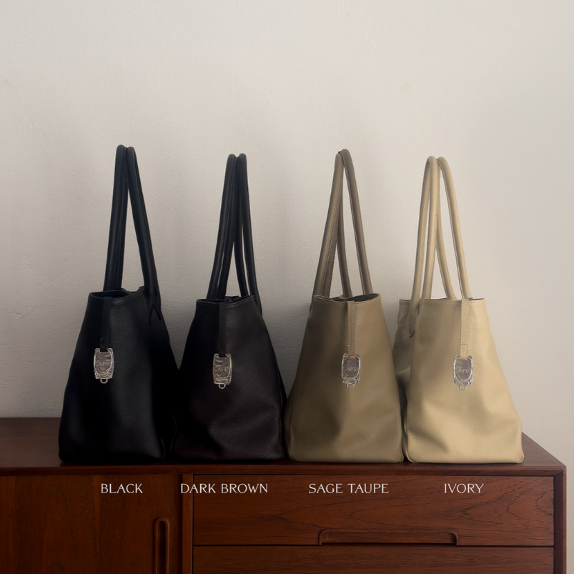 CAPRI Universal Tote กระเป๋าทรง Tote หนังวัวแท้ 100% พร้อมสายกลัดสามารถปรับเปลี่ยนทรงได้ สีขาวครีม, สีน้ำตาลเข้ม, สีดำ