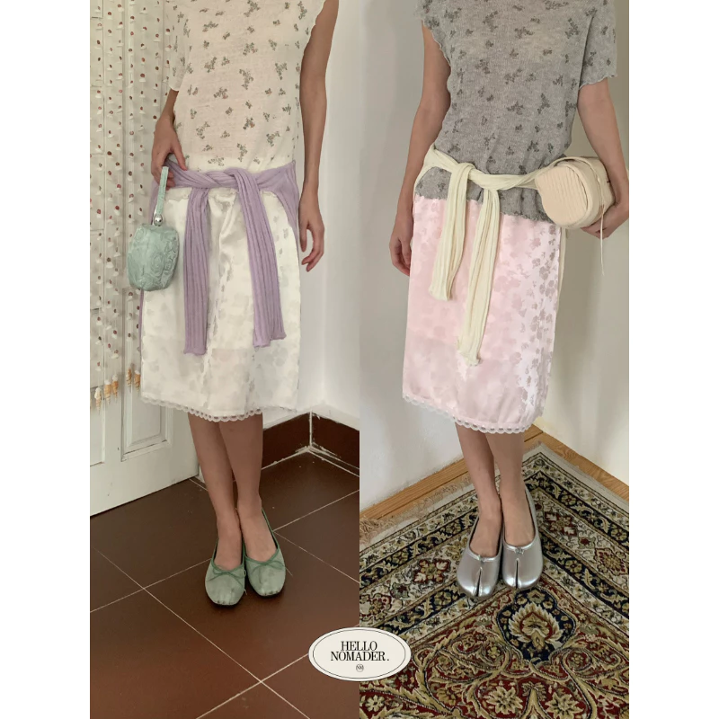 NOMADE.& พร้อมส่ง Jardin de rose skirt {กระโปรงผ้าซาติน}