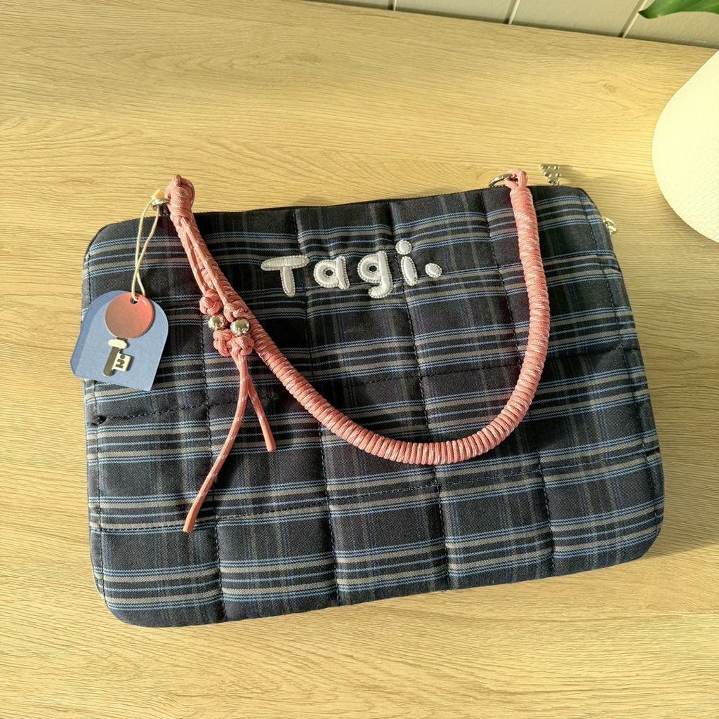 กระเป๋าสะพาย Tagi! .ใส่ไอแพดใส่ของไปได้ทุกที่